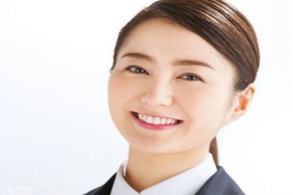 面試妝容怎么畫(huà) 面試妝容忌諱 面試妝容怎么畫(huà) 面試妝容忌諱