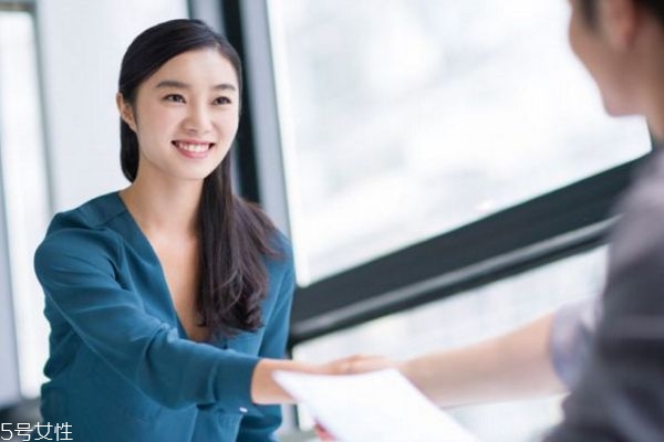 面試妝容怎么畫(huà) 面試妝容忌諱 面試妝容怎么畫(huà) 面試妝容忌諱