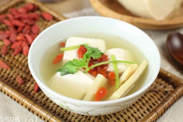 春筍是冬筍長(zhǎng)出來的嗎 春筍的家常做法 春筍是冬筍長(zhǎng)出來的嗎 春筍的家常做法