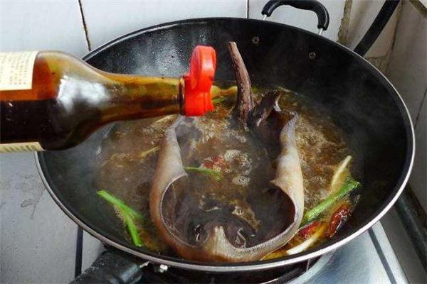 老板魚(yú)是什么魚(yú) 老板魚(yú)是海魚(yú)嗎