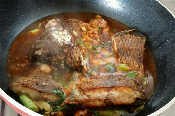 紅燒羅非魚(yú)的做法 秘制家常菜 紅燒羅非魚(yú)的做法 秘制家常菜