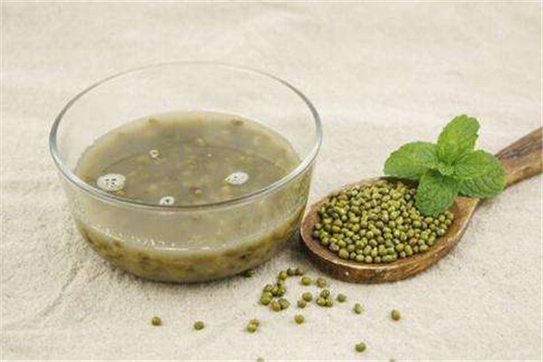 綠豆湯能治痔瘡嗎 綠豆湯的功效 綠豆湯能治痔瘡嗎 綠豆湯的功效