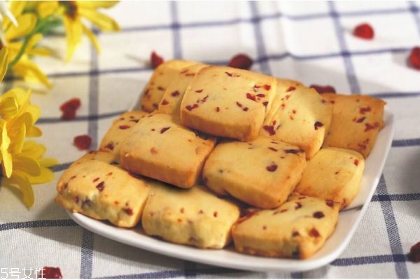 蔓越莓餅干可以用葡萄干代替嗎 蔓越莓餅干做法 蔓越莓餅干可以用葡萄干代替嗎 蔓越莓餅干做法