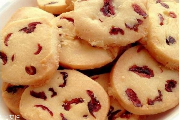 蔓越莓餅干可以用葡萄干代替嗎 蔓越莓餅干做法 蔓越莓餅干可以用葡萄干代替嗎 蔓越莓餅干做法
