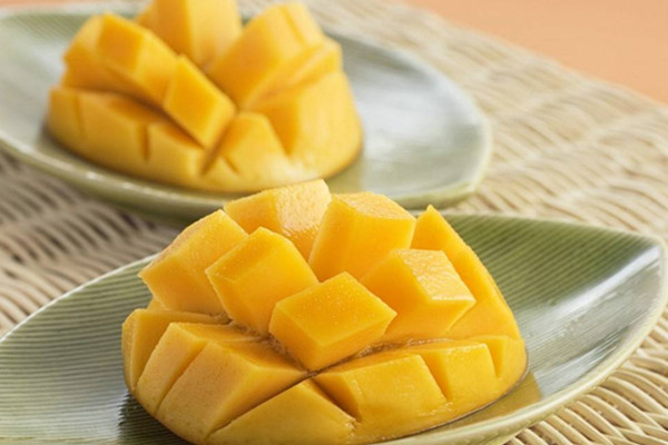 芒果可以和香蕉一起吃嗎 芒果的功效 芒果可以和香蕉一起吃嗎 芒果的功效