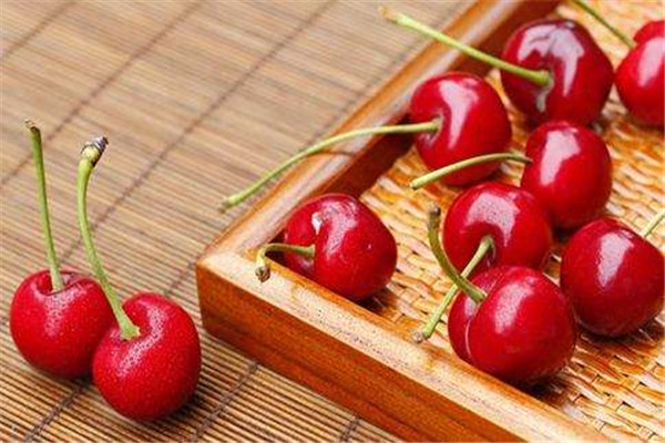 櫻桃能降尿酸嗎 櫻桃的功效 櫻桃能降尿酸嗎 櫻桃的功效