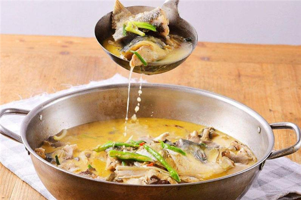 鳙魚和鰱魚的區(qū)別 肉質(zhì)不相同 鳙魚和鰱魚的區(qū)別 肉質(zhì)不相同