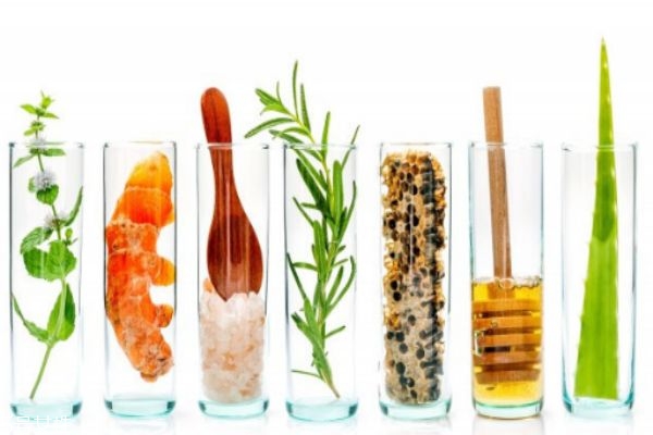 蜂蜜可以用開水沖嗎 蜂蜜用開水沖還是溫水 蜂蜜可以用開水沖嗎 蜂蜜用開水沖還是溫水