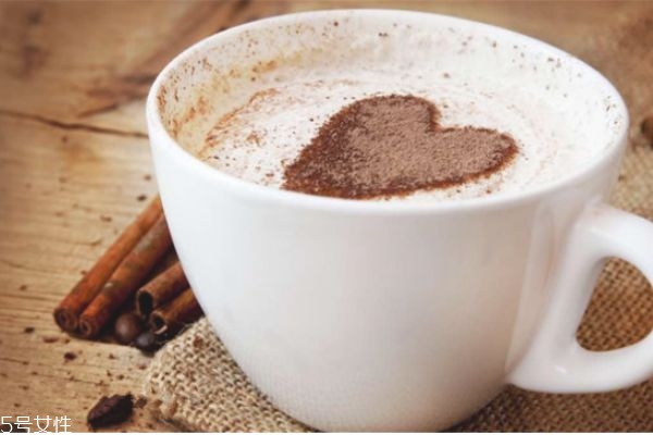 奶茶制作方法和配方 最簡(jiǎn)單的做奶茶的方法