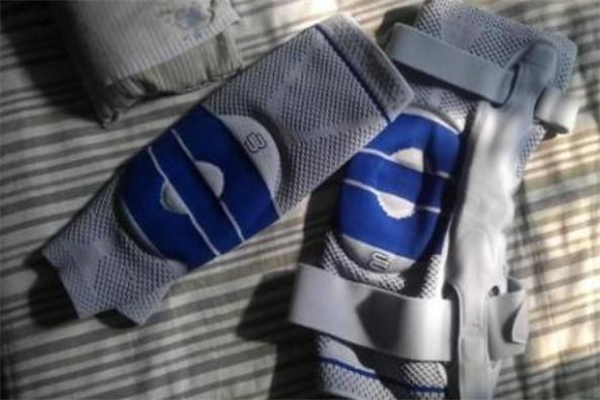 鮑爾芬護(hù)膝p3和a3區(qū)別 明星款護(hù)膝對(duì)比