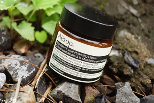 伊索蜜柑水潤(rùn)乳怎么用 伊索蜜柑水潤(rùn)乳用法