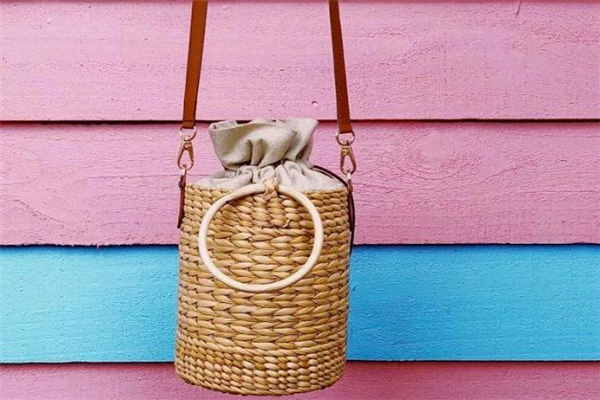 小個(gè)子夏天背什么包好看 清涼系包包推薦 小個(gè)子夏天背什么包好看 清涼系包包推薦