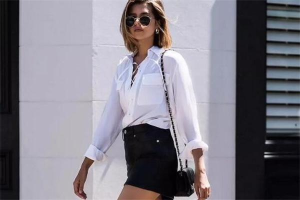 夏天白襯衫怎么搭配 優(yōu)雅性感風穿搭 夏天白襯衫怎么搭配 優(yōu)雅性感風穿搭