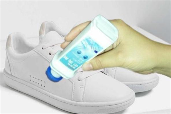 球鞋增白劑怎么用 球鞋增白劑怎么洗掉 球鞋增白劑怎么用 球鞋增白劑怎么洗掉