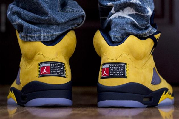 aj5密歇根發(fā)售價(jià)格 aj5 michigan配色原價(jià) aj5密歇根發(fā)售價(jià)格 aj5 michigan配色原價(jià)