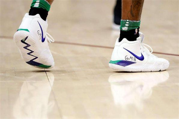 耐克官網(wǎng)定制要多少錢 nike id定制鞋子價格 耐克官網(wǎng)定制要多少錢 nike id定制鞋子價格