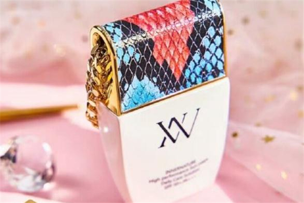 vn鉑金包防曬霜真假對(duì)比 韓國vn防曬霜真假辨別