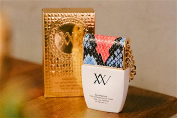 vn鉑金包防曬霜真假對(duì)比 韓國vn防曬霜真假辨別
