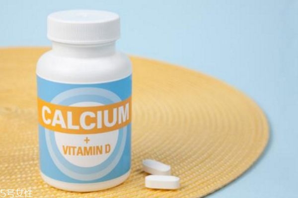 女人多少歲補鈣？氨糖軟骨素的功效和作用不能忽視