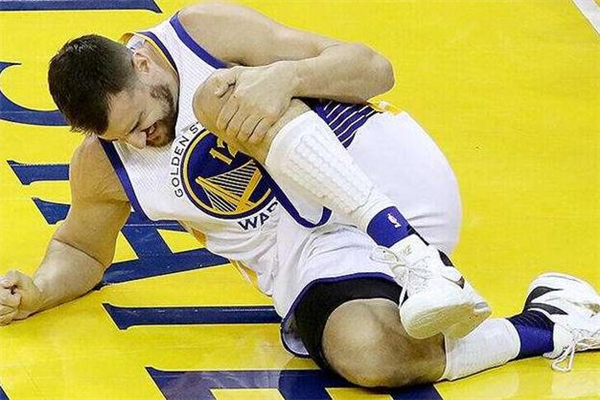 打籃球膝蓋疼怎么辦 膝蓋受傷恢復方法 打籃球膝蓋疼怎么辦 膝蓋受傷恢復方法