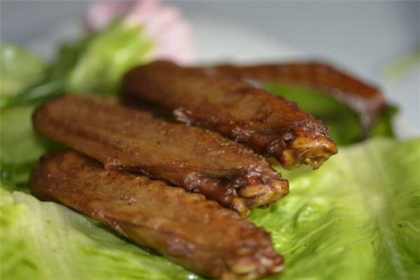 鴨翅是發(fā)物嗎 有一定刺激性 鴨翅是發(fā)物嗎 有一定刺激性