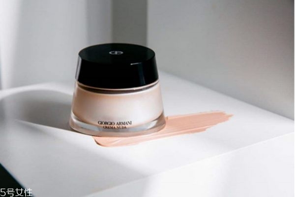 素顏霜到底是什么 素顏霜和素顏乳一樣嗎 素顏霜到底是什么 素顏霜和素顏乳一樣嗎