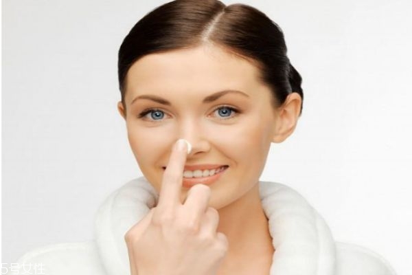 護膚化妝的正常順序 護膚化妝步驟的先后順序 護膚化妝的正常順序 護膚化妝步驟的先后順序