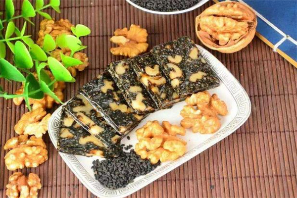 熬阿膠糕要加水嗎 阿膠糕正確熬制方法 熬阿膠糕要加水嗎 阿膠糕正確熬制方法