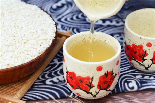 尿酸偏高能喝黃酒嗎 應(yīng)禁止飲酒 尿酸偏高能喝黃酒嗎 應(yīng)禁止飲酒