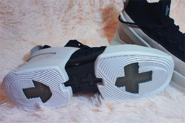 無中生有籃球鞋測評 國貨實戰(zhàn)好鞋 無中生有籃球鞋測評 國貨實戰(zhàn)好鞋