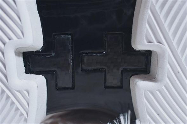 無中生有籃球鞋測評 國貨實戰(zhàn)好鞋 無中生有籃球鞋測評 國貨實戰(zhàn)好鞋