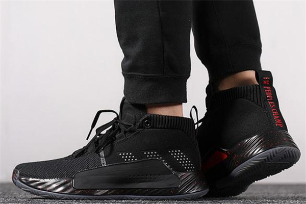 利拉德5和保羅12哪個好 利拉德5和保羅12對比測評 利拉德5和保羅12哪個好 利拉德5和保羅12對比測評