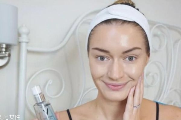 精華和面膜使用順序 面膜和精華液的使用順序 精華和面膜使用順序 面膜和精華液的使用順序