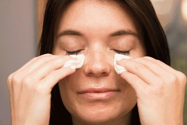 卸妝怎么才能卸干凈 卸妝怎么用 卸妝怎么才能卸干凈 卸妝怎么用