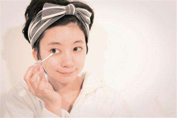 怎樣洗臉可以美白去皺 洗臉的步驟 怎樣洗臉可以美白去皺 洗臉的步驟