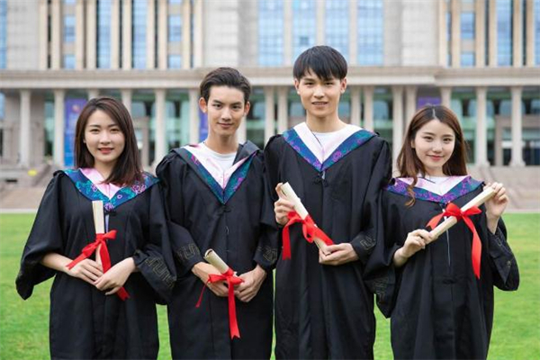 學(xué)士服有大小號嗎 學(xué)士服碼數(shù)