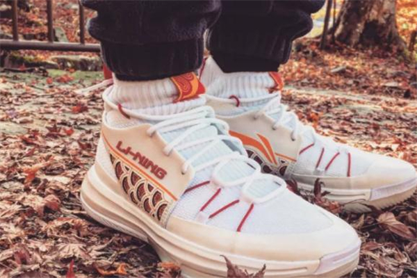 李寧937龍鱗測(cè)評(píng) 李寧937龍鱗實(shí)戰(zhàn)腳感 李寧937龍鱗測(cè)評(píng) 李寧937龍鱗實(shí)戰(zhàn)腳感