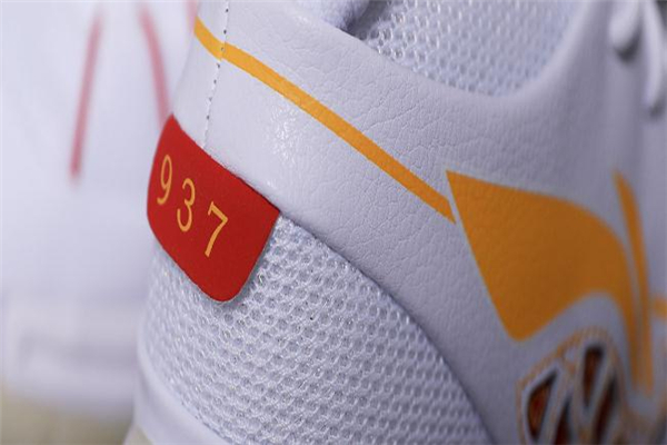 李寧937龍鱗測(cè)評(píng) 李寧937龍鱗實(shí)戰(zhàn)腳感 李寧937龍鱗測(cè)評(píng) 李寧937龍鱗實(shí)戰(zhàn)腳感