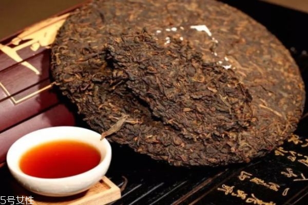 喝熟普洱茶有什么好處 普洱茶生與熟的區(qū)別 喝熟普洱茶有什么好處 普洱茶生與熟的區(qū)別