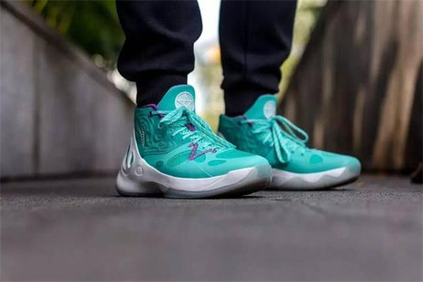 團(tuán)隊籃球鞋是什么意思 籃球鞋td版什么意思