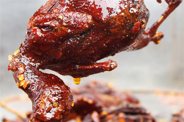 鵪鶉可以吃嗎 肉質(zhì)很鮮美 鵪鶉可以吃嗎 肉質(zhì)很鮮美