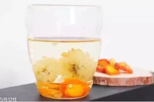 冰糖金桔的功效 金桔營養(yǎng)價值及功效 冰糖金桔的功效 金桔營養(yǎng)價值及功效