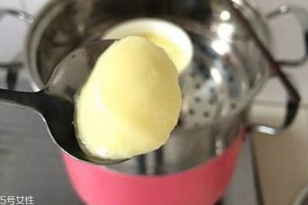 寶寶幾個(gè)月可以吃蒸蛋 寶寶吃雞蛋羹最佳時(shí)間 寶寶幾個(gè)月可以吃蒸蛋 寶寶吃雞蛋羹最佳時(shí)間