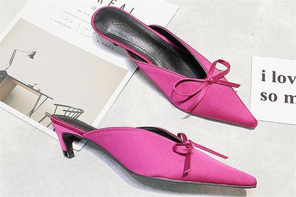 穆勒鞋買什么材質(zhì)好 鞋面材質(zhì)很重要 穆勒鞋買什么材質(zhì)好 鞋面材質(zhì)很重要