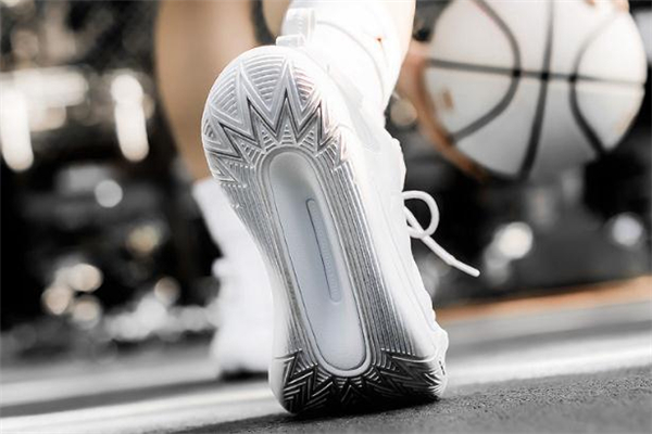 jordan zero gravity實(shí)戰(zhàn)測評 aj全新實(shí)戰(zhàn)球鞋