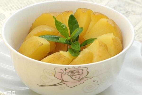 蒸蘋果要蒸多久 蒸蘋果的做法 蒸蘋果要蒸多久 蒸蘋果的做法