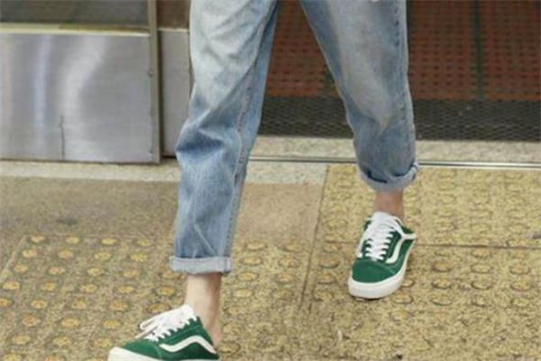 帆布鞋怎么穿好看 帆布鞋時髦穿法 帆布鞋怎么穿好看 帆布鞋時髦穿法