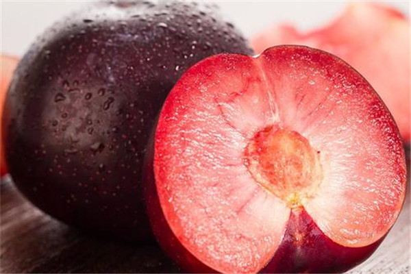 李子糖分高嗎 李子怎么吃好 李子糖分高嗎 李子怎么吃好