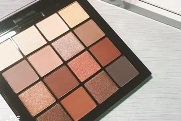 nyx16色眼影真假如何辨別 nyx16色眼影畫法 nyx16色眼影真假如何辨別 nyx16色眼影畫法