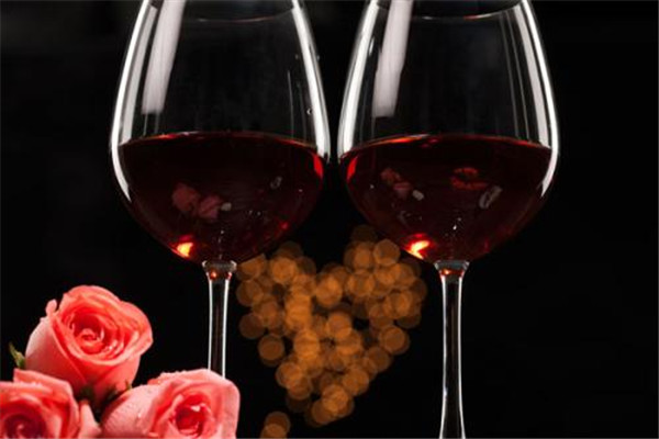 紅酒是什么做成的 紅酒是怎么做的 紅酒是什么做成的 紅酒是怎么做的